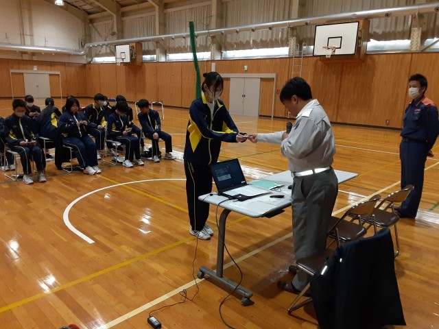 修了証を受け取りました