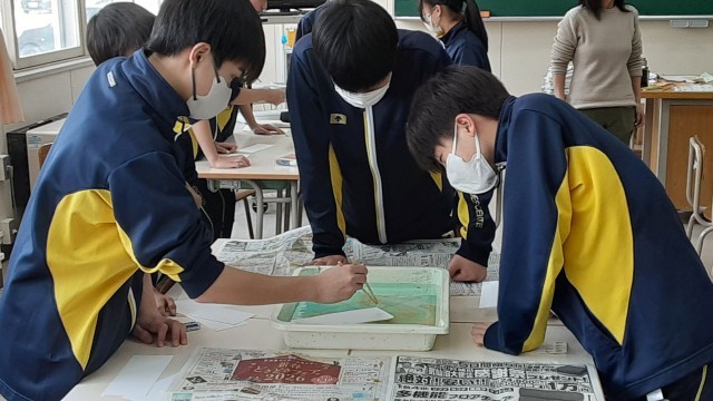 熱心に取り組む様子①