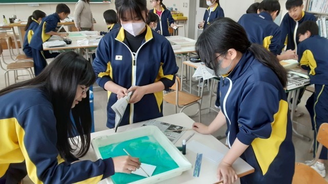 熱心に取り組む様子②