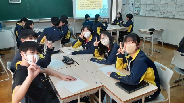 みんなでピース！